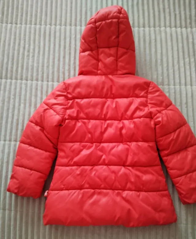 Abrigo niña rojo con capucha Benetton Talla 3-4