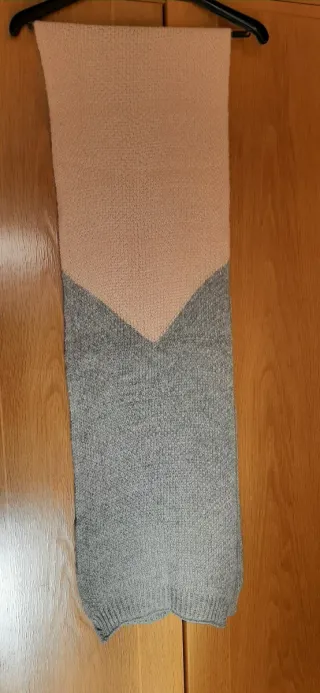 Bufanda de lana gris y rosa