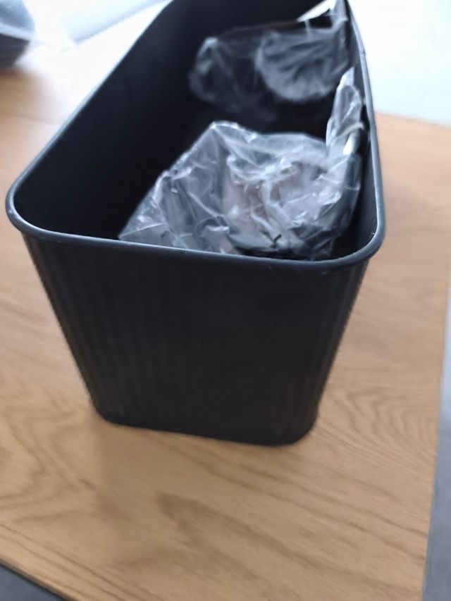 Macetero rectangular negro