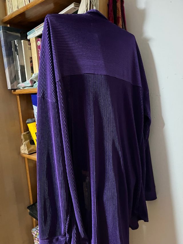 Conjunto fiesta chaqueta y pantalón morado