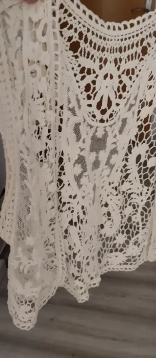 Blusa de encaje beige talla única