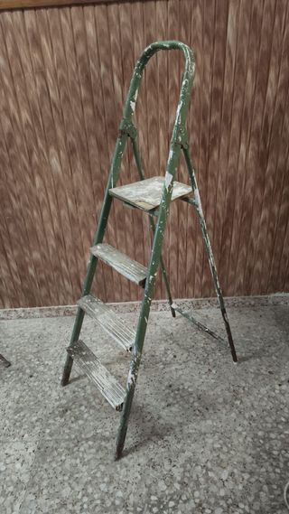 Escalera de pintor plegable