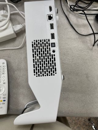 Proyector LG CineBeam HF65LSR Tiro Corto