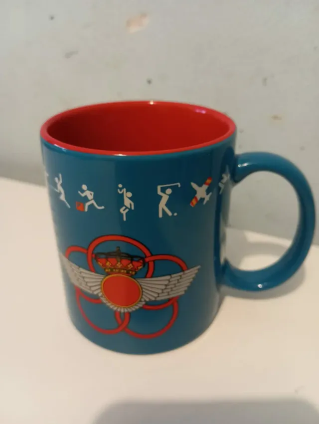 Taza cerámica azul y roja