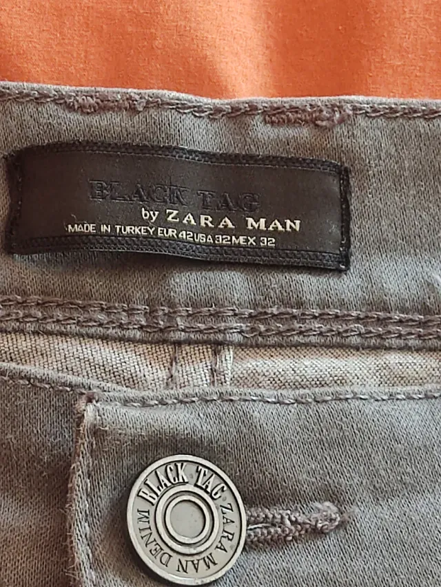 Pantalón Zara chico