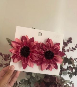 Pendientes flor Zara rosas y negros