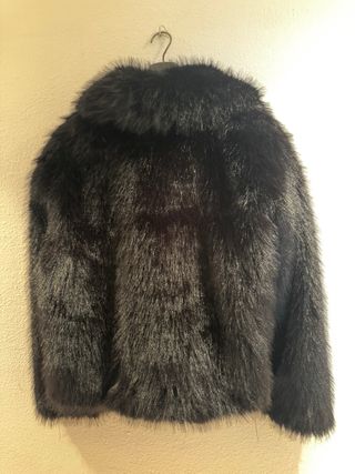 Chaquetón pelo sintético negro