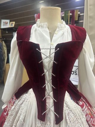 Vestido de Fallera Rojo y Blanco