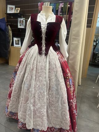 Vestido de Fallera Rojo y Blanco