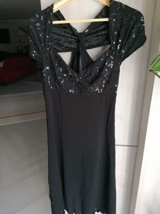 Abito elegante nero con paillettes