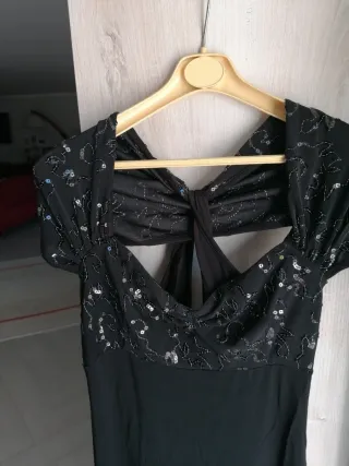 Abito elegante nero con paillettes