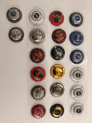 Colección chapas cava Freixenet