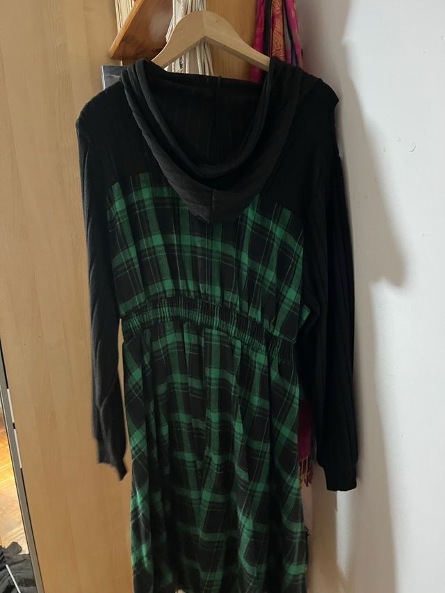 Vestido Negro y Verde a Cuadros