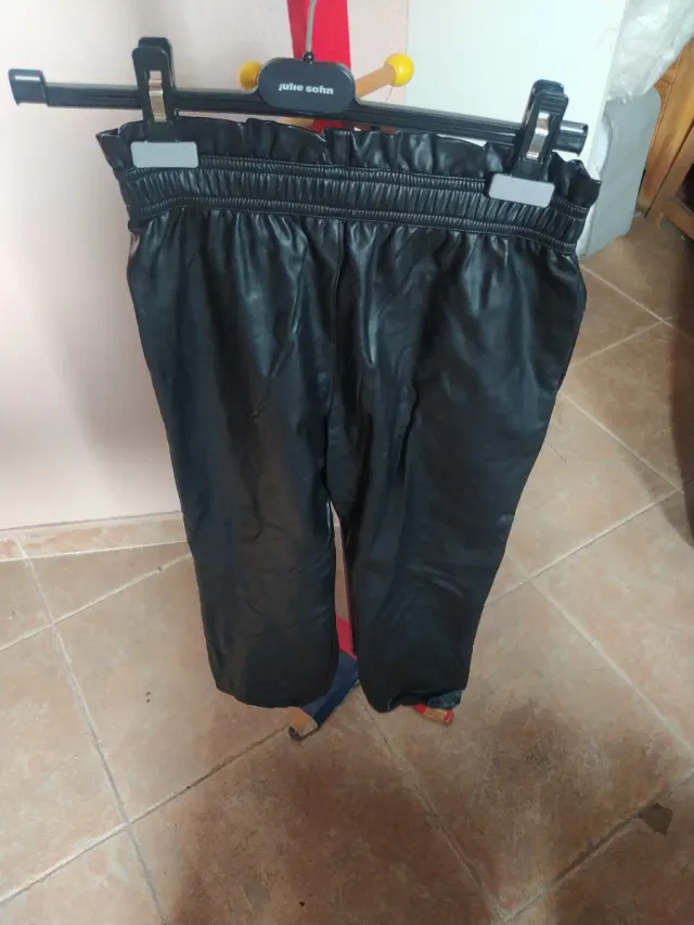 Pantalón cuero niña negro