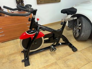 Bicicleta Estática Tentable Negra y Roja