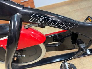 Bicicleta Estática Tentable Negra y Roja