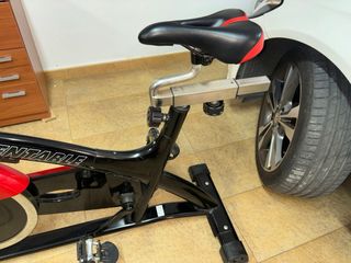 Bicicleta Estática Tentable Negra y Roja