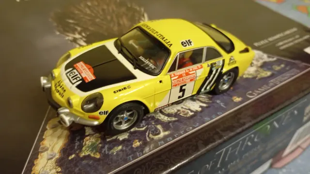 Coche Scalextric Renault Alpine Amarillo