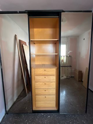 Guardaroba con ante scorrevoli a specchio