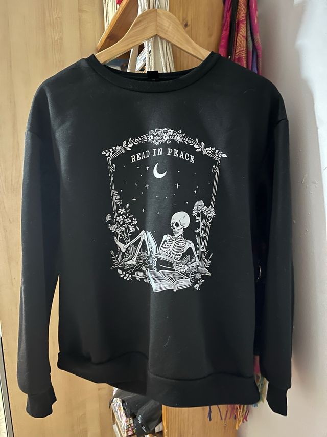 Suéter Read in Peace Esqueleto