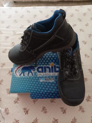 Zapatos de Seguridad Anibal Talla 42 Como NUEVAS