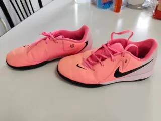 Zapatillas fútbol sala Nike rosas