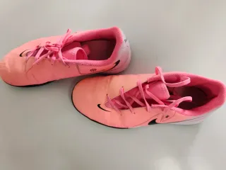 Zapatillas fútbol sala Nike rosas