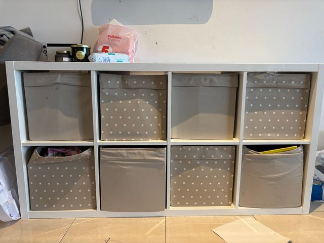 Mueble Almacenaje IKEA Blanco y Beige