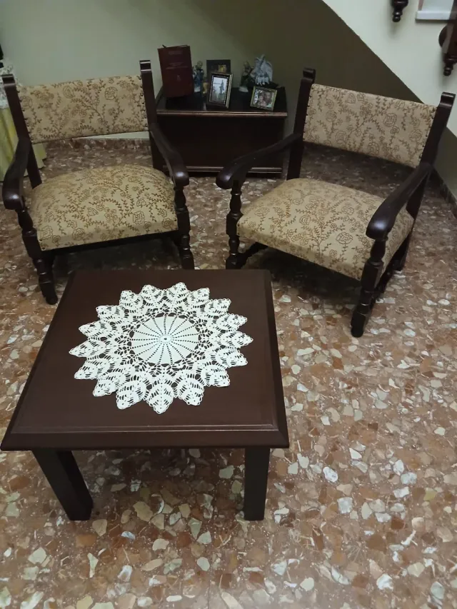 Conjunto mesa y 2 sillones