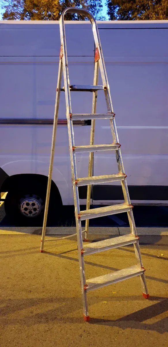 ESCALERA CON TRANSPORTE INCLUIDO