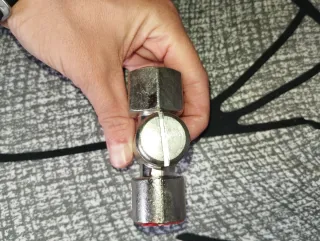 Válvula pulsadora de latón