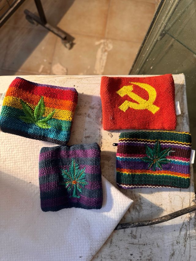 Monedero artesanal bordado diseños variados