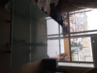 Mesa extensible cristal y metal