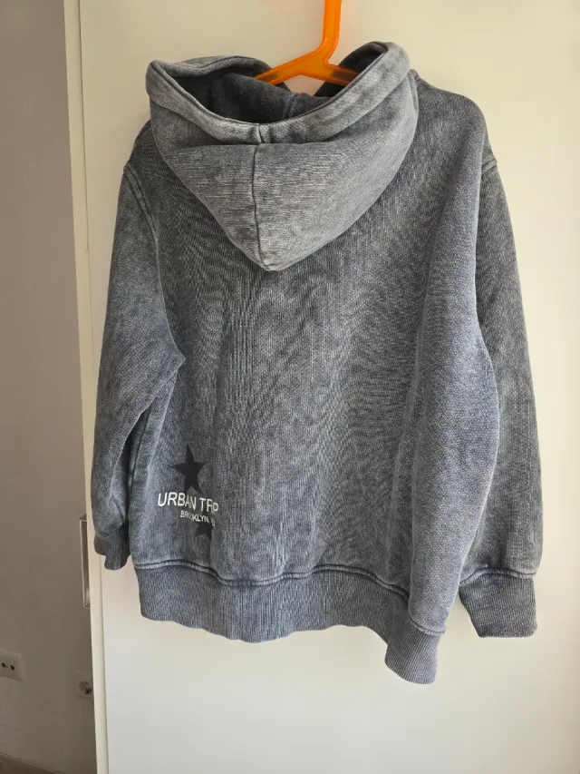 Sudadera ZARA con capucha – talla 130 (8-9 años)
