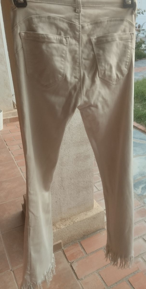 Pantalón beige chica talla XS