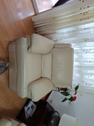 Sofá 3 plazas + butaca piel beige
