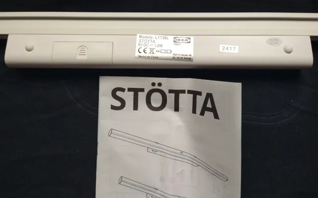 Lámpara LED IKEA STÖTTA Armario
