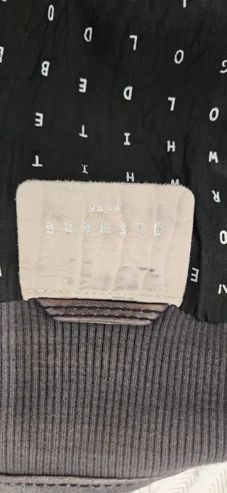 Cazadora de cuero gris