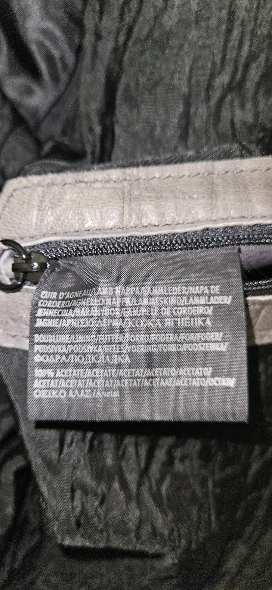 Cazadora de cuero gris