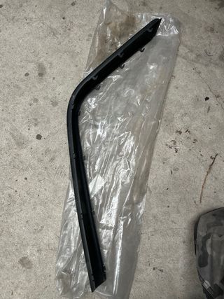 Moldura Paragolpes BMW E34 Delantera Izquierda