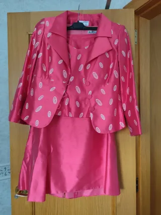 Traje 3 piezas ceremonia rosa estampado