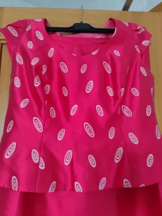 Traje 3 piezas ceremonia rosa estampado