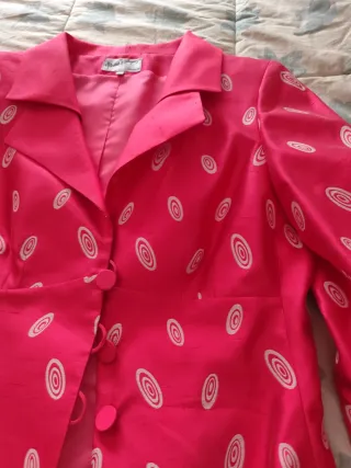 Traje 3 piezas ceremonia rosa estampado