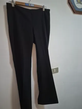 Traje negro chaqueta y pantalón, color negro