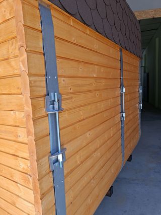 Sauna de madera con estufa eléctrica