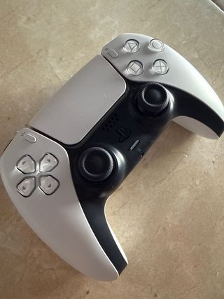 Playstation 5 slim 1TB Blanca +mando + cascos