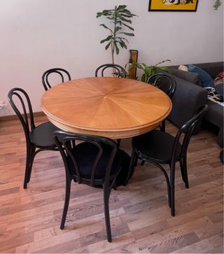 Mesa comedor extensible, se entre desarmada