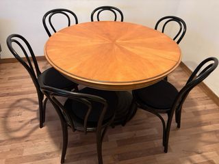 Mesa comedor extensible, se entre desarmada