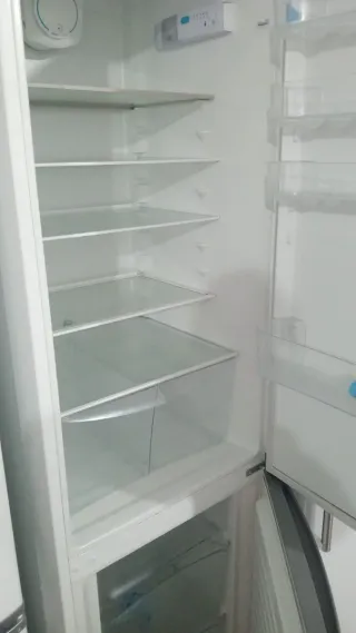 Nevera blanca con congelador