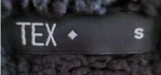 Sudadera Negra Con Capucha y Cremallera